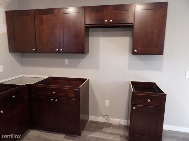 Foto del edificio - 3 br, 1 bath House - 310 East Chesnut