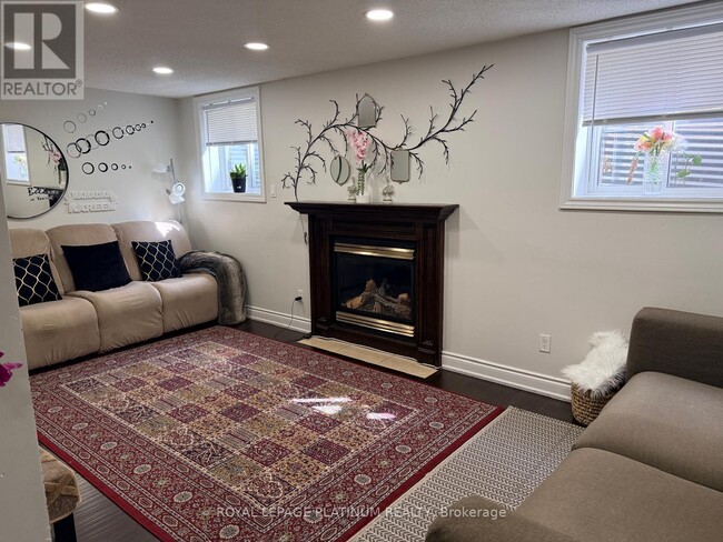 Photo du bâtiment - 1540 Manorbrook Ct