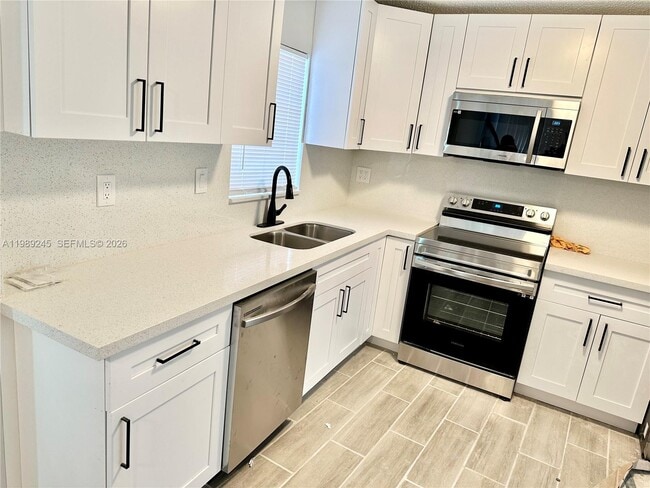 Foto del edificio - 2600 NE 8th Ave