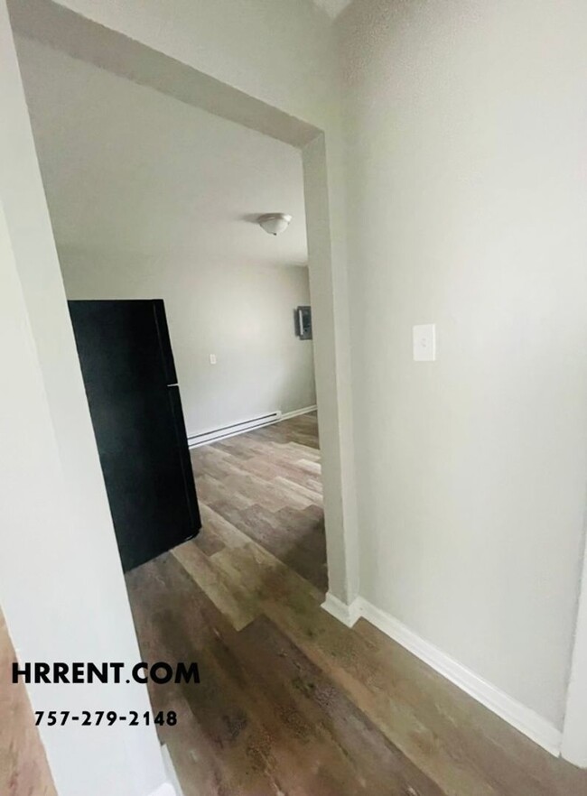 Building Photo - COMING SOON.... Cute 2 Bedroom 1 Bathroom ...
