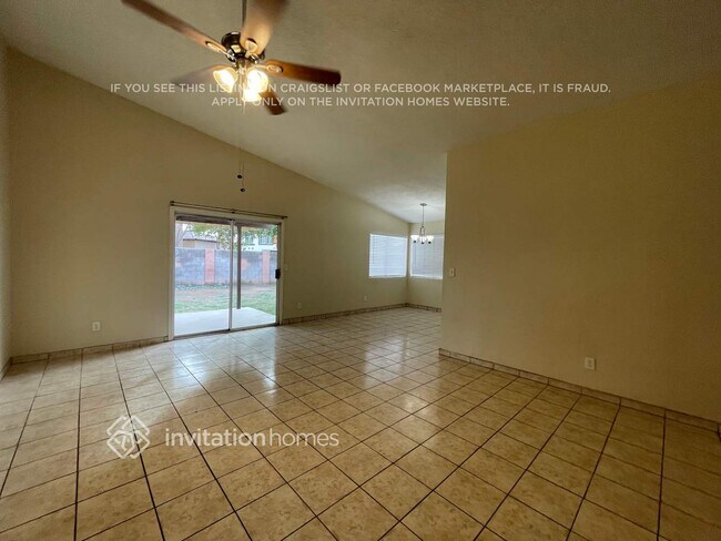 Foto del edificio - 7517 W Mercer Ln