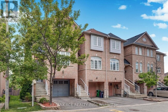 Building Photo - 7086 Fairmeadow Crescent