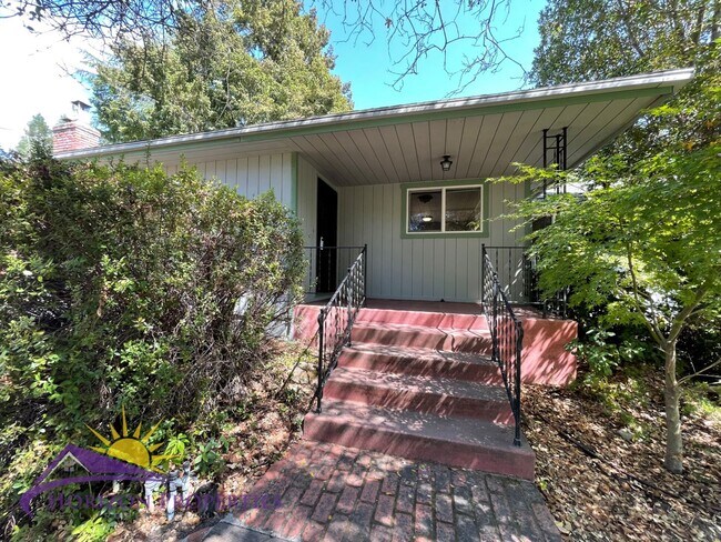 Building Photo - Bright 3 Bed 2 Bath 1,802 Sq. Ft. Granite ...