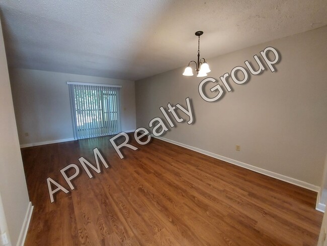 Building Photo - 101 Cherry Hall Dr