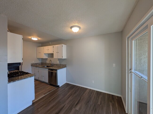 Foto del edificio - Updated 1 bedroom 1 bathroom in High Hollows!