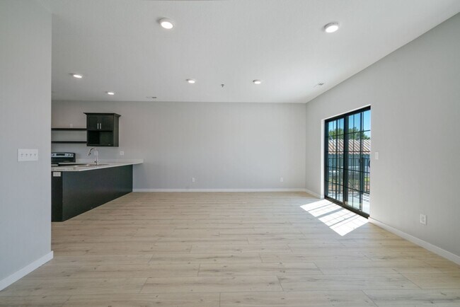 Foto del edificio - Clear Lake Condos - Now Offering First Month Free!!