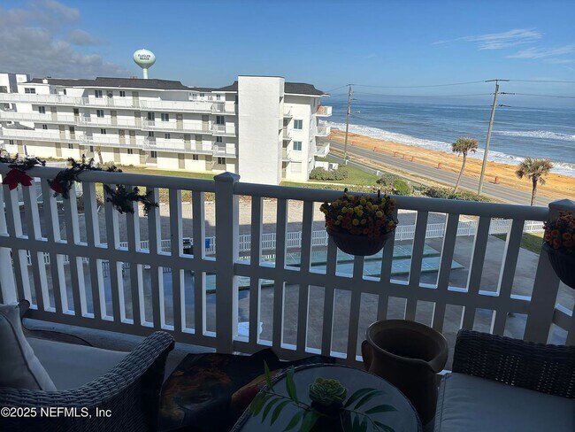 Foto del edificio - LIFE'S A BEACH- FULLY FURNISHED at the Nau...