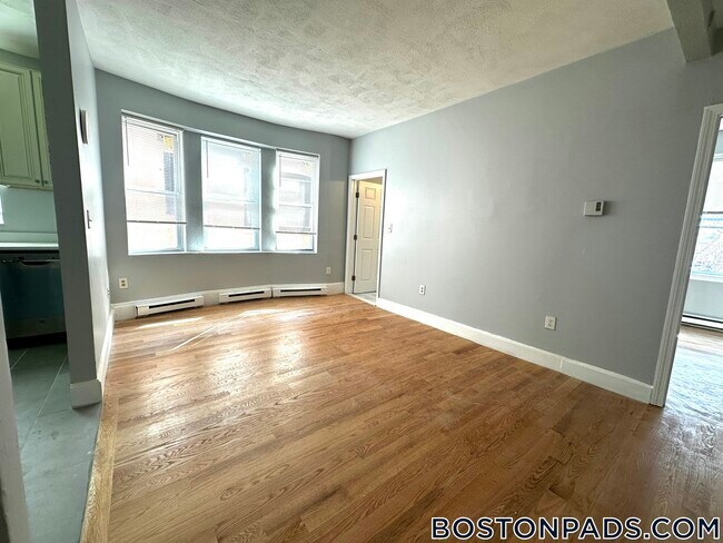 Foto del edificio - 151 Homestead St