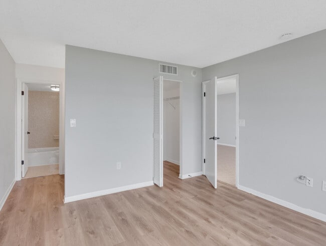 Building Photo - 3200 N Hwy A1A