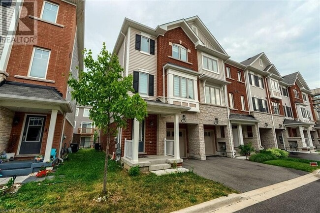 Building Photo - 12 Rapids Ln