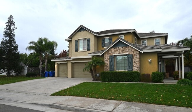 Foto del edificio - Resident Benefit Package Property