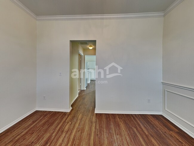 Foto del edificio - 4300 Brinker Ct