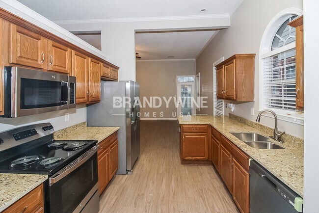 Building Photo - NEW Lower Rental Rate Leasing Special: Mar...