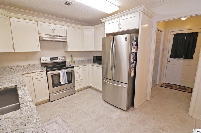 Foto del edificio - 1825 Townhouse Dr