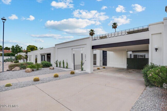 Foto del edificio - 6814 N 72nd Pl
