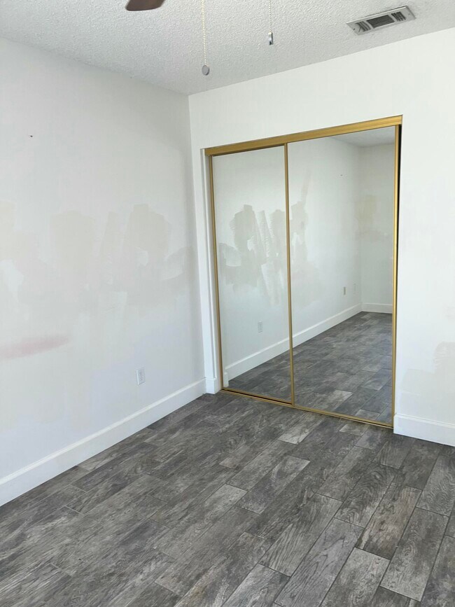 Foto del edificio - 82567 Ave 48