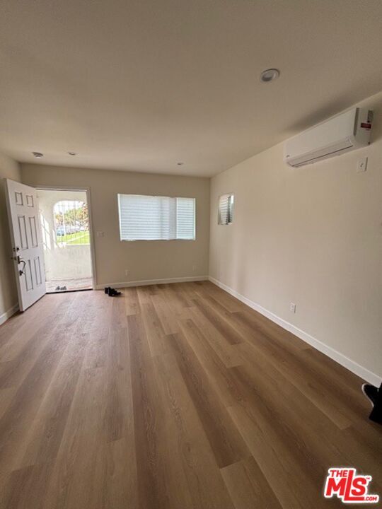 Foto del edificio - 800 E 83rd St