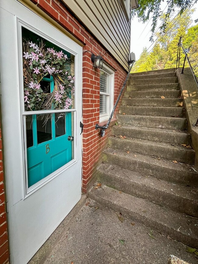 Building Photo - Preston Avenue Duplex for Rent!