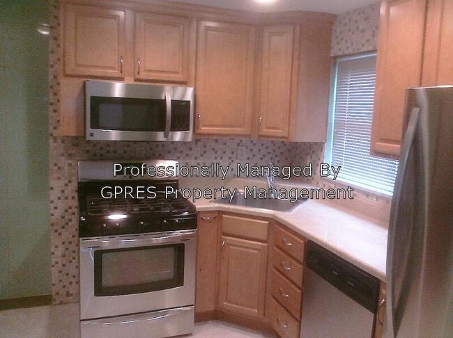 Building Photo - 5566 McCandless Ave