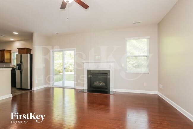 Building Photo - 103 Minitree Ln