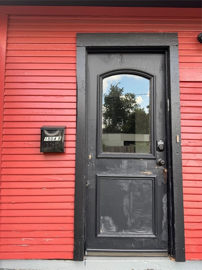 Building Photo - 1504 Luzon St