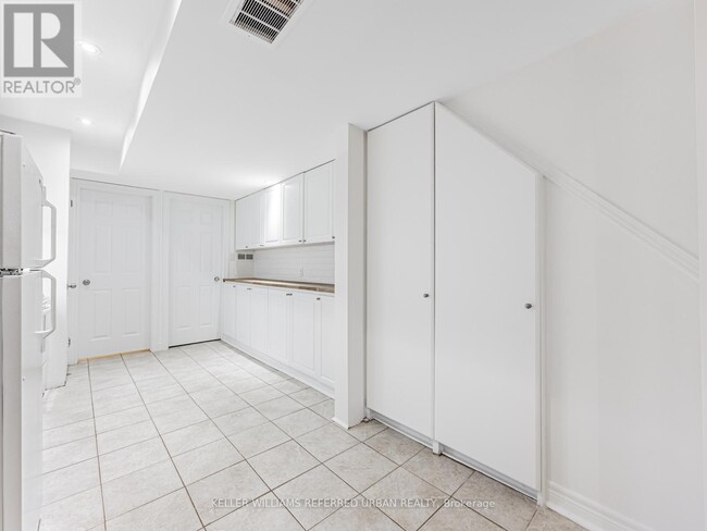 Building Photo - 314 Dovercourt Rd