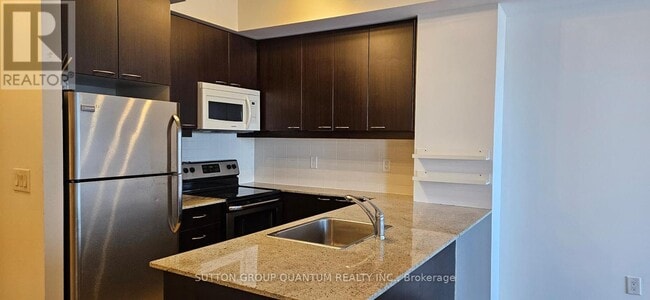 Building Photo - 385 Prince of Wales Dr