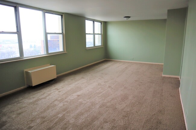 Building Photo - 4300 W Ford City Dr