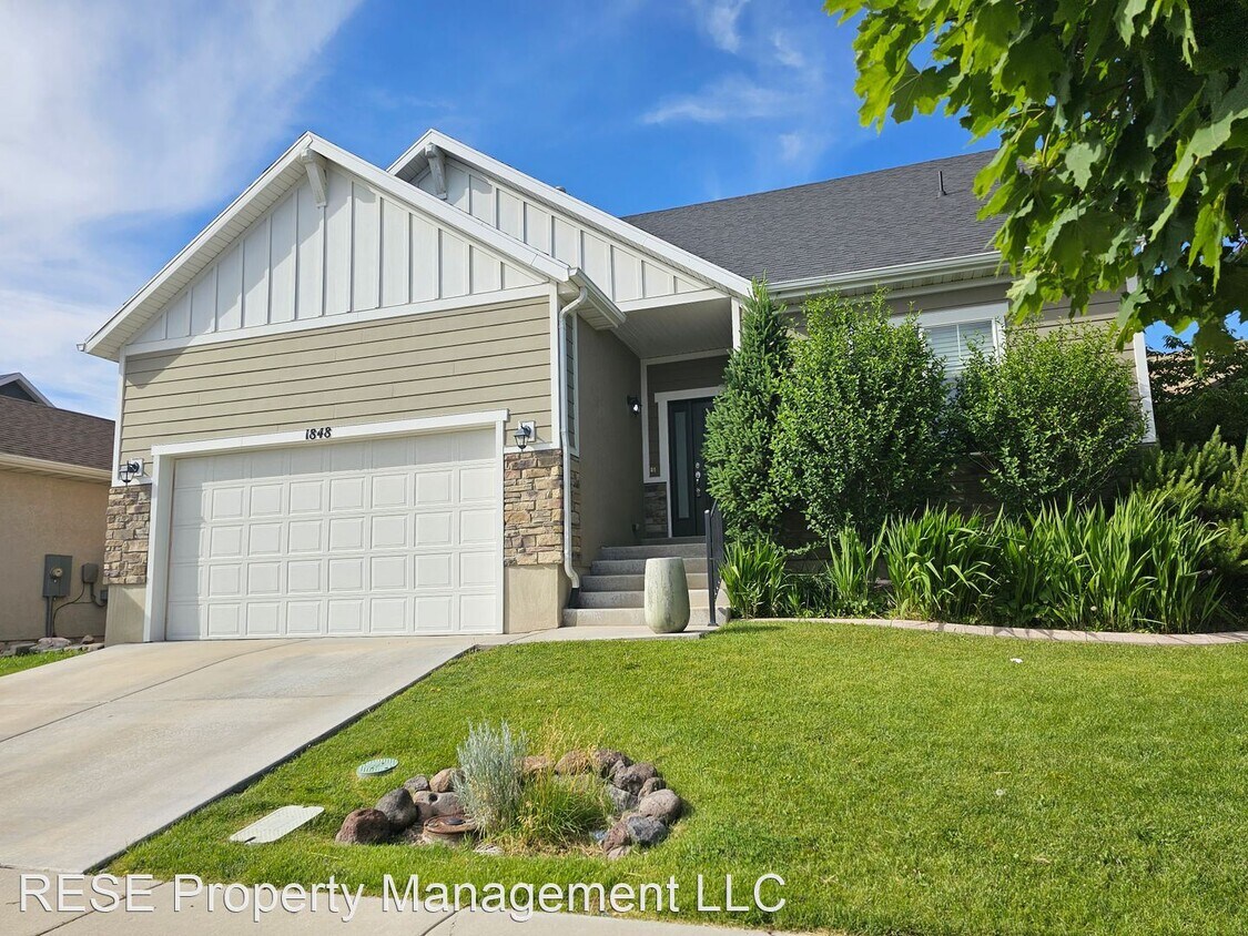 Primary Photo - 5 br, 3 bath House - 1848 W Woodview Dr.