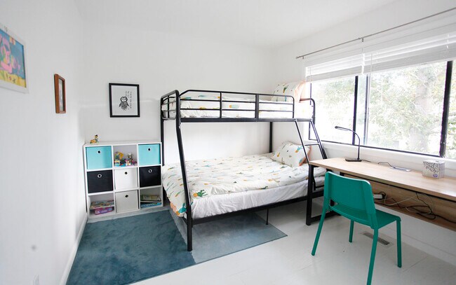 Foto del edificio - 1341 Turkey Ridge Rd