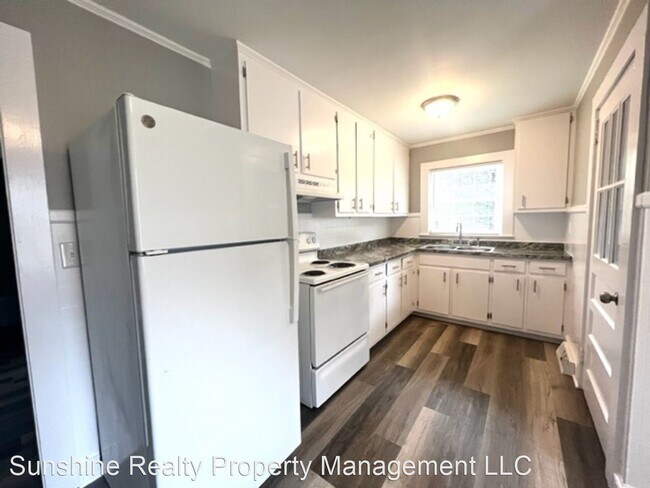 Building Photo - 3 br, 1 bath House - 2208 YOUNG STREET