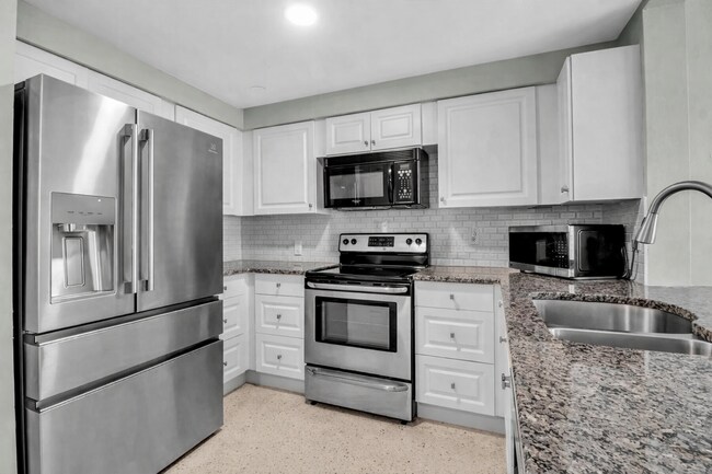 Cocina recién remodelada - 709 84th St NW