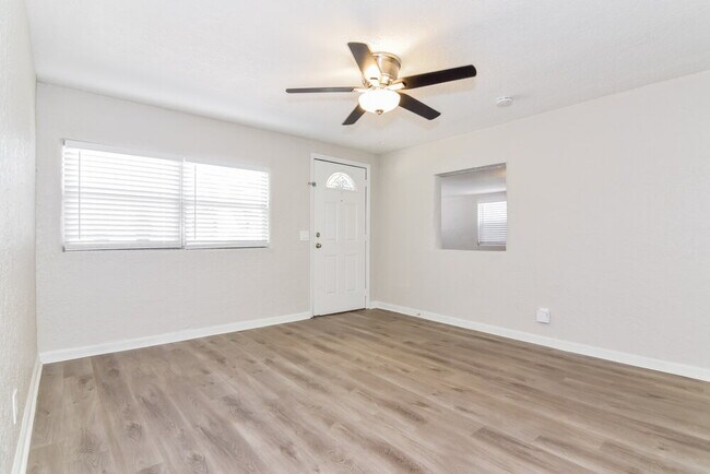 Foto del edificio - 1809 E Sitka St