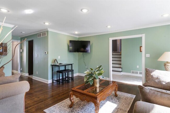 Foto del edificio - 2111 Briar Ridge Way Southwest