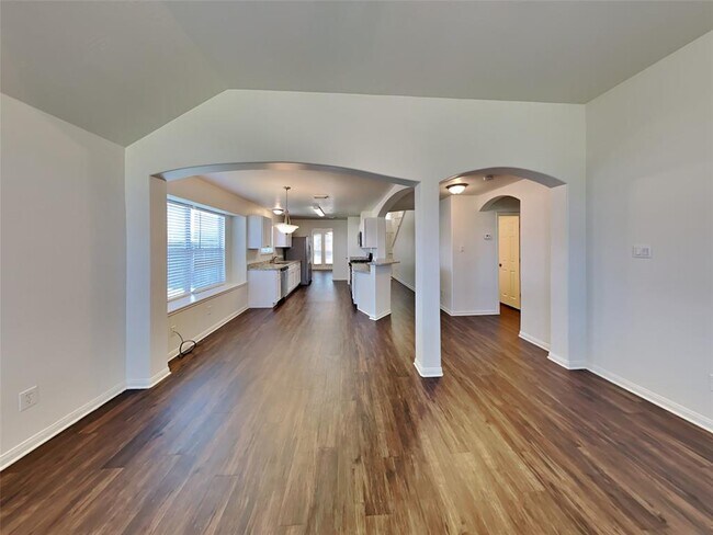 Foto del edificio - 4002 Ashview Ln