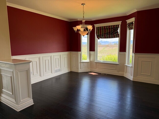 Foto del edificio - Your Colorado Oasis Awaits! 4 Bed, 3.5 Bath Home with Modern Amenities next to open space