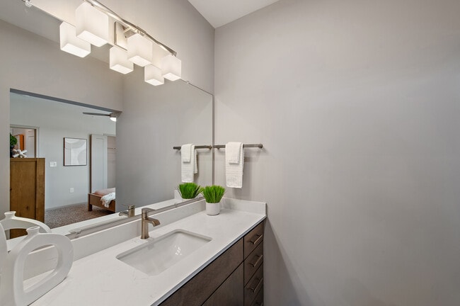 Vanity 2 - 19Nineteen Promenade