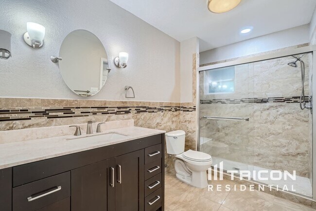 Foto del edificio - 7025 Fairlawn St