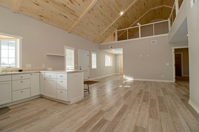 Building Photo - 13796 Hwy 55