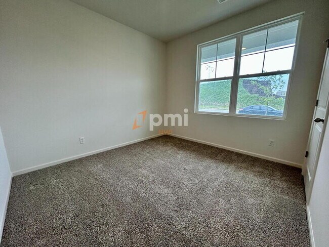 Building Photo - 10360 Blaine St