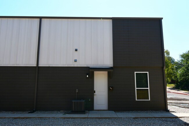 Foto del edificio - 1158 E Earle St