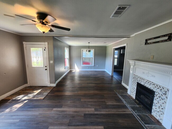 Foto del edificio - Broadmoor Home Ready for Lease