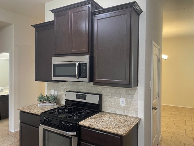 Building Photo - 23727 San Barria Dr