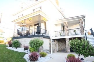 Building Photo - 310 Chestnut St