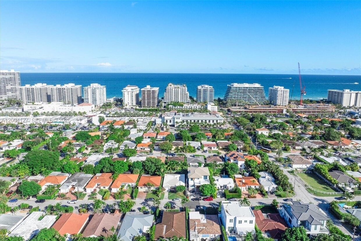 Foto del edificio - 9424 Carlyle Ave