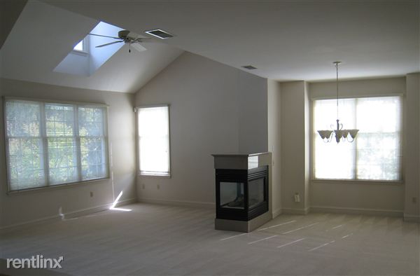 Primary Photo - 2769 West Blvd