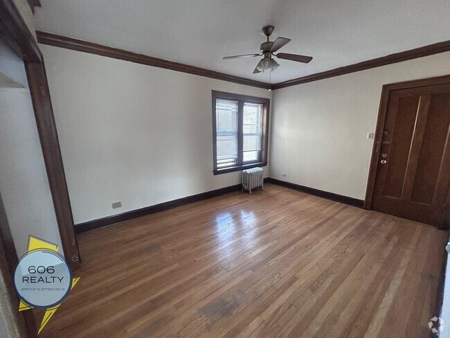 Building Photo - 3154 N Linder Ave