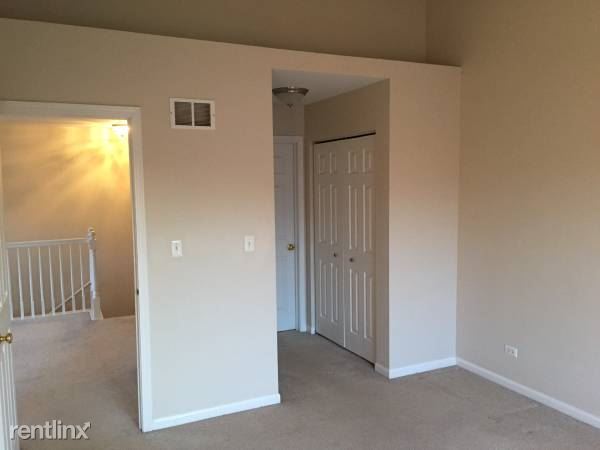 Building Photo - 583 Foxridge Dr