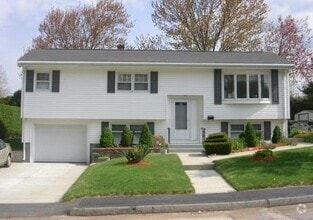 Building Photo - 37 Montcalm Ave