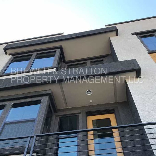 Building Photo - 2090 S Dorsey Ln